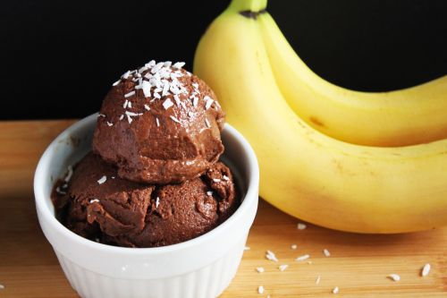 nice cream with banana 